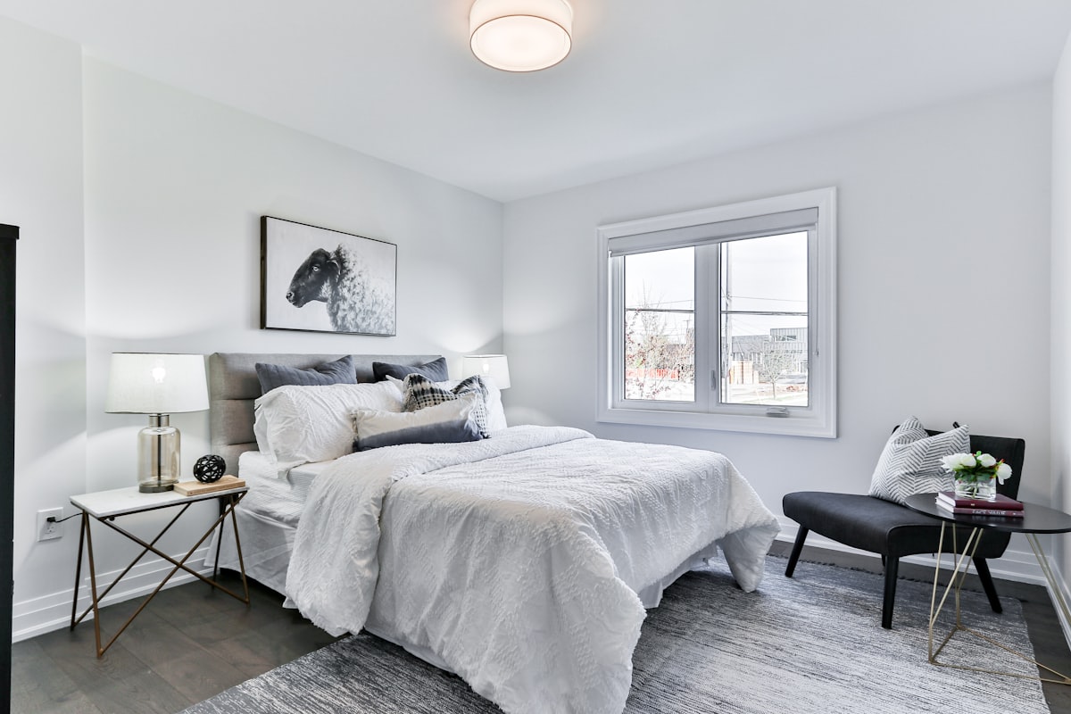 The 3 Best Bedside Table Lamps We Kept on Our Own Nightstands (2026)