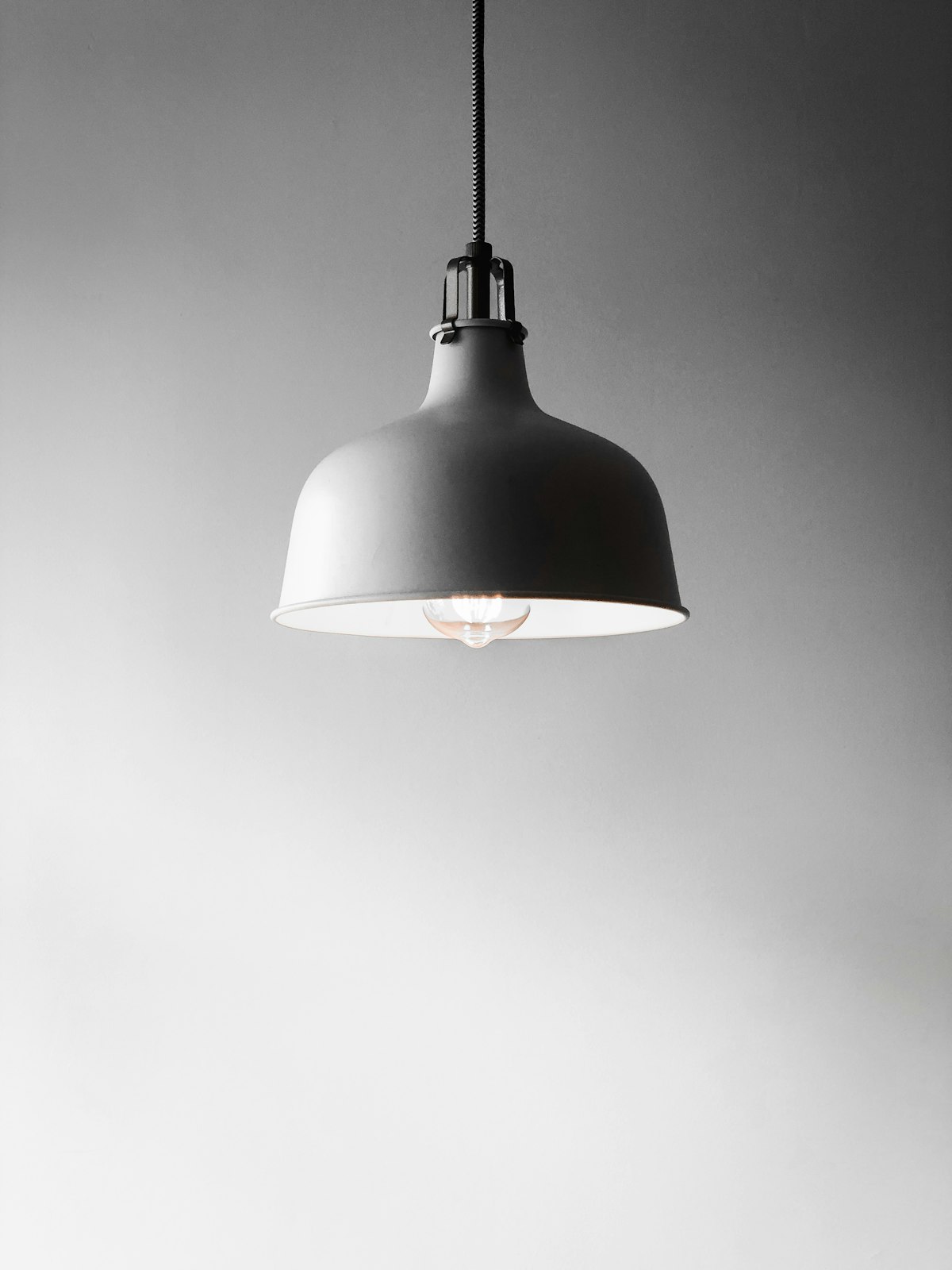 The 3 Best Warm Smart Bulbs We Actually Kept Using (2026)